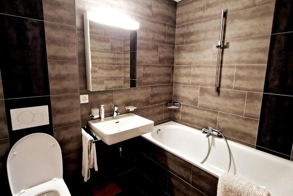 Superbe Appartement Champex-Lac Avec Piscine Et Sauna Ngoại thất bức ảnh